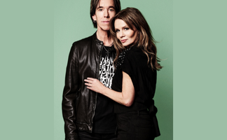 Per Gessle und Lena Philipson mit mintgrünen Hintergrund